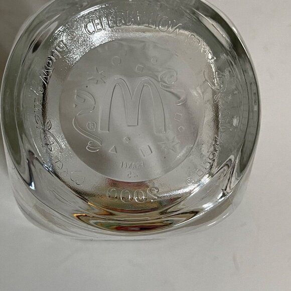 Set of 2 VTG McDonald’s issue 2000 Disney World Celebration collector’s glasses - Picture 4 of 5